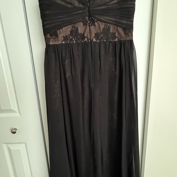 Gorgeous night gown - like new - elegant - size 8 - Picture 5 of 8